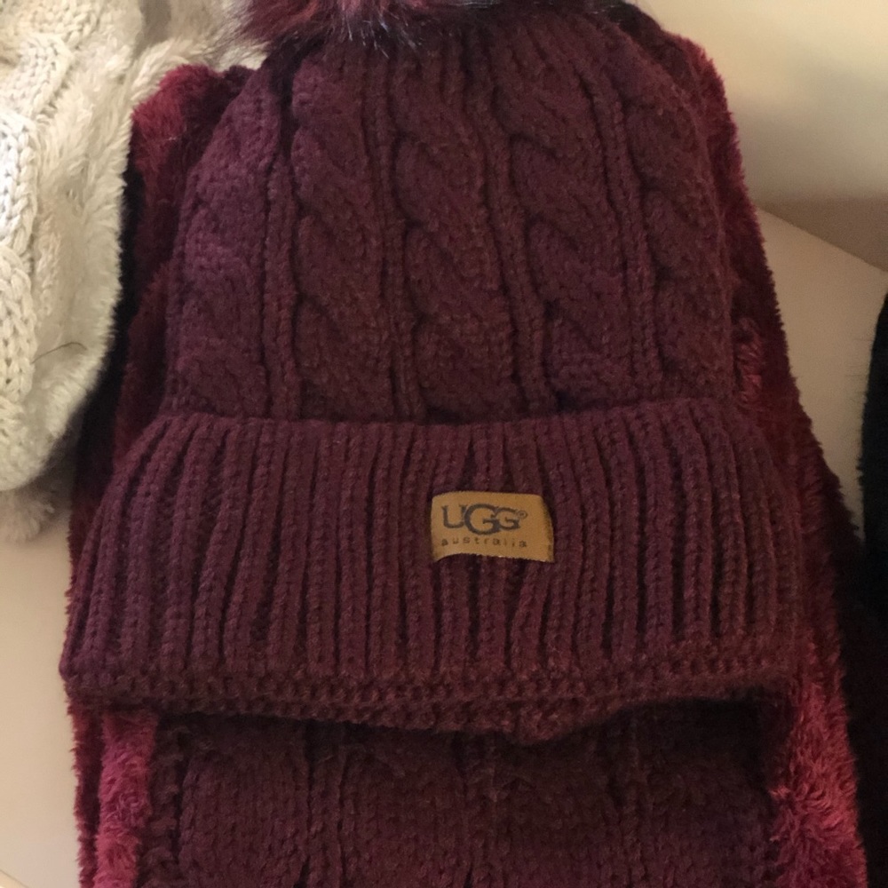 Matching Hat and Scarf Set -Burgundy